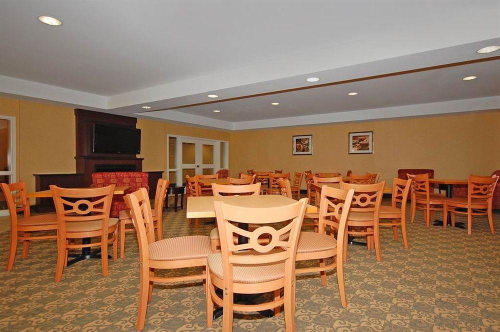 University Inn Vestal Exterior foto