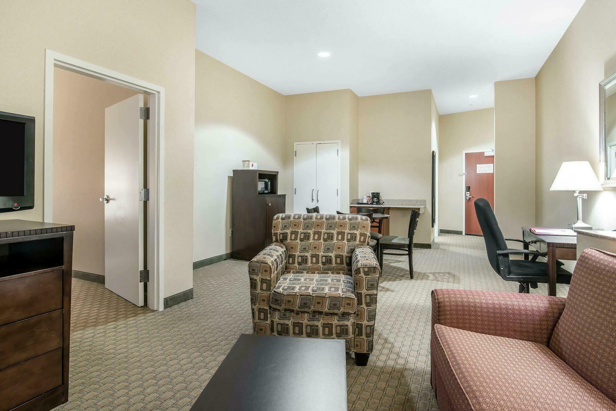 University Inn Vestal Exterior foto