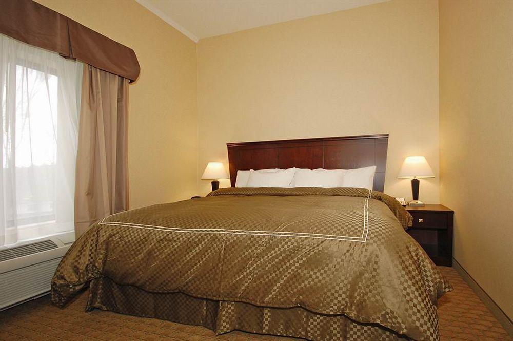 University Inn Vestal Exterior foto
